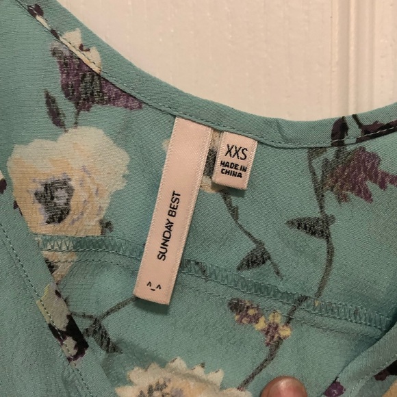 Sunday Best Blue Floral Tank Top - Picture 2 of 4